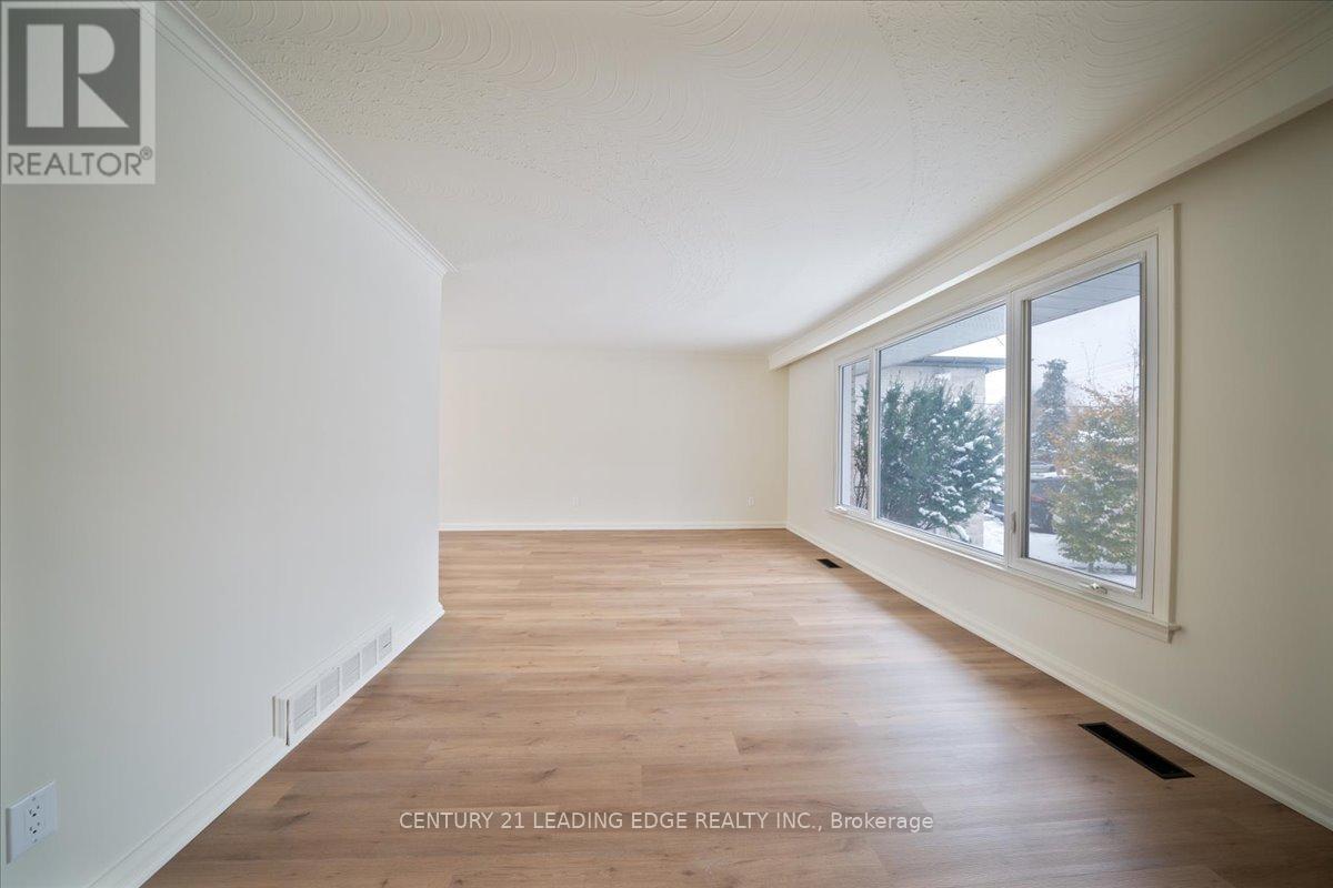 Main - 57 Anewen Drive, Toronto, Ontario  M4A 1R9 - Photo 8 - C12533614