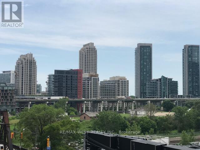 414 - 27 Bathurst Street, Toronto, Ontario  M5V 0R1 - Photo 4 - C12533670