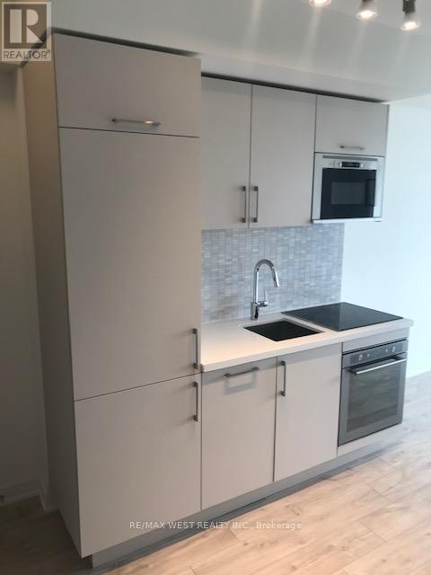 414 - 27 Bathurst Street, Toronto, Ontario  M5V 0R1 - Photo 9 - C12533670