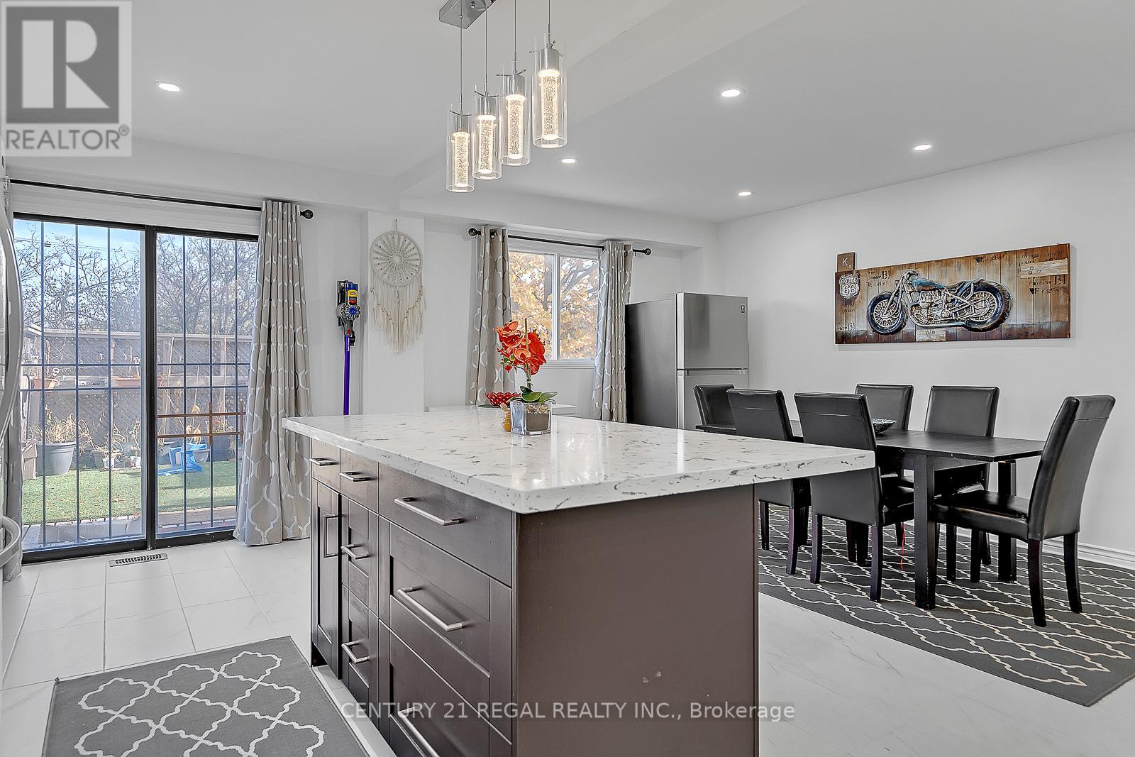 28 Upland Drive, Whitby, Ontario  L1N 8H8 - Photo 13 - E12514944