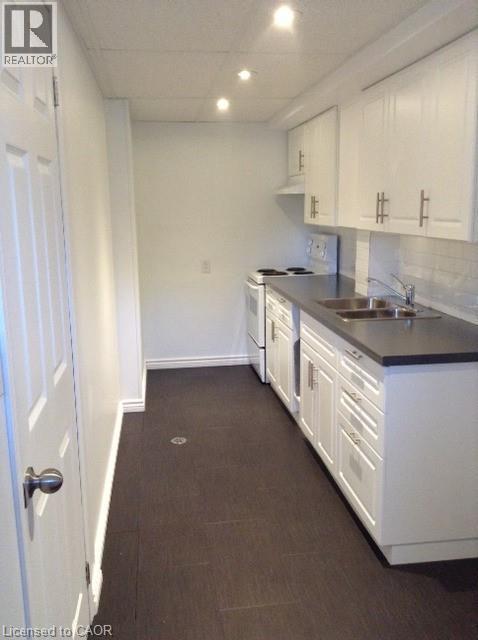 2 Highbrook Street, Kitchener, Ontario  N2E 3P1 - Photo 2 - 40786518