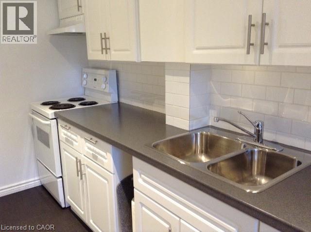 2 Highbrook Street, Kitchener, Ontario  N2E 3P1 - Photo 3 - 40786518