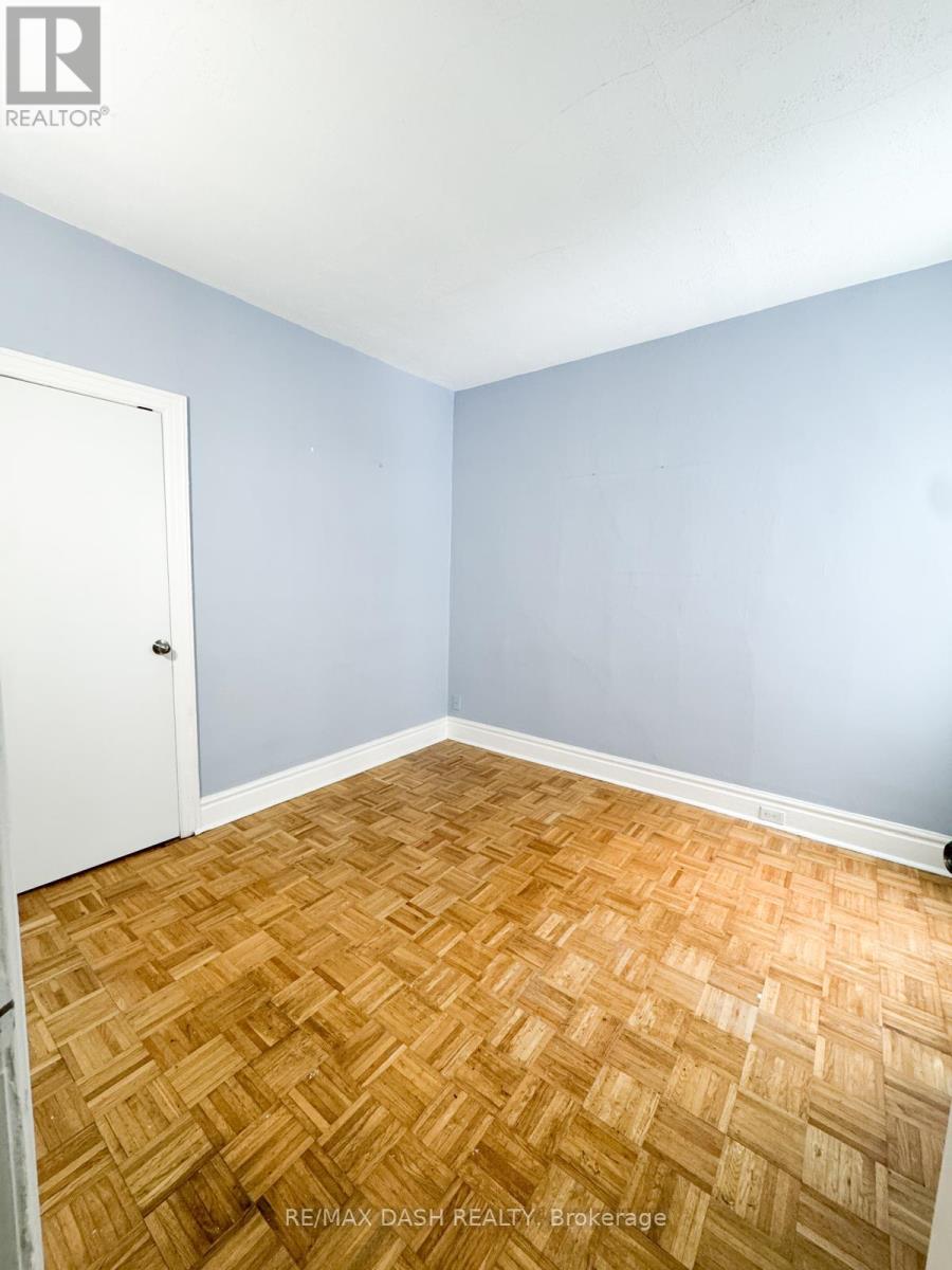 39 Woodward Avenue, Toronto, Ontario  M4L 2Y5 - Photo 10 - E12533586