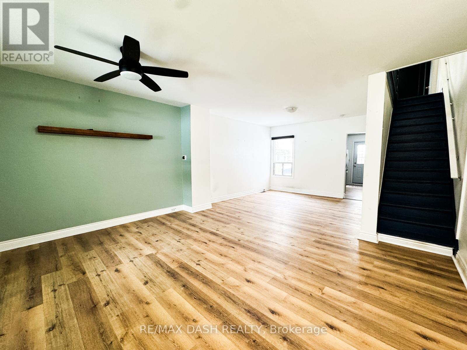 39 Woodward Avenue, Toronto, Ontario  M4L 2Y5 - Photo 12 - E12533586