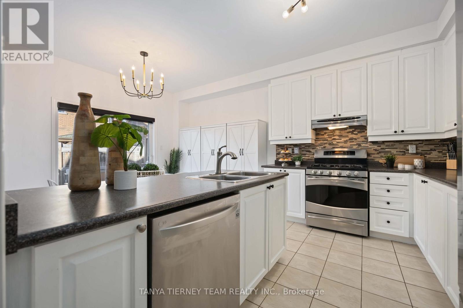 19 Ellerby Court, Whitby, Ontario  L1R 0K5 - Photo 13 - E12533620