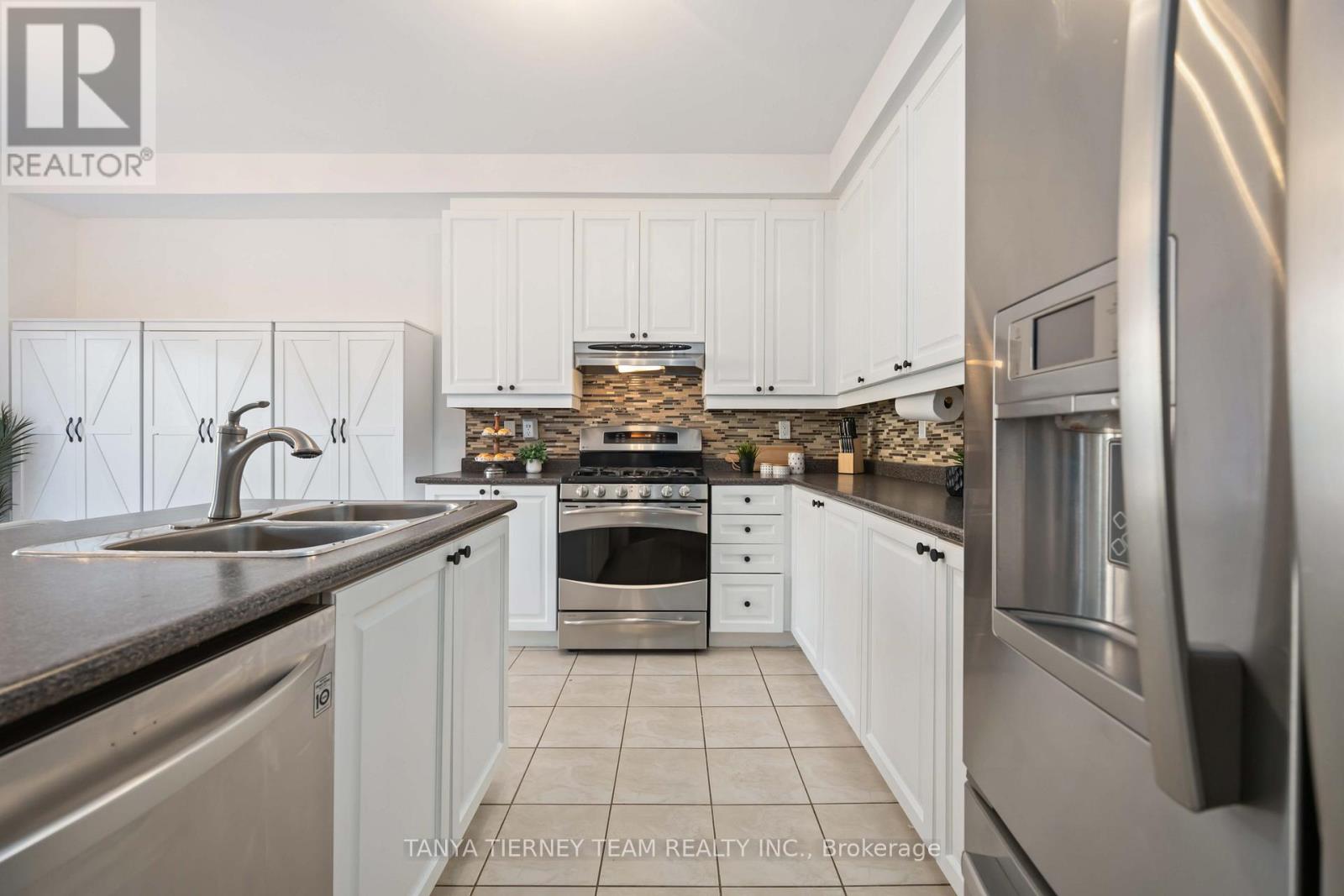 19 Ellerby Court, Whitby, Ontario  L1R 0K5 - Photo 14 - E12533620