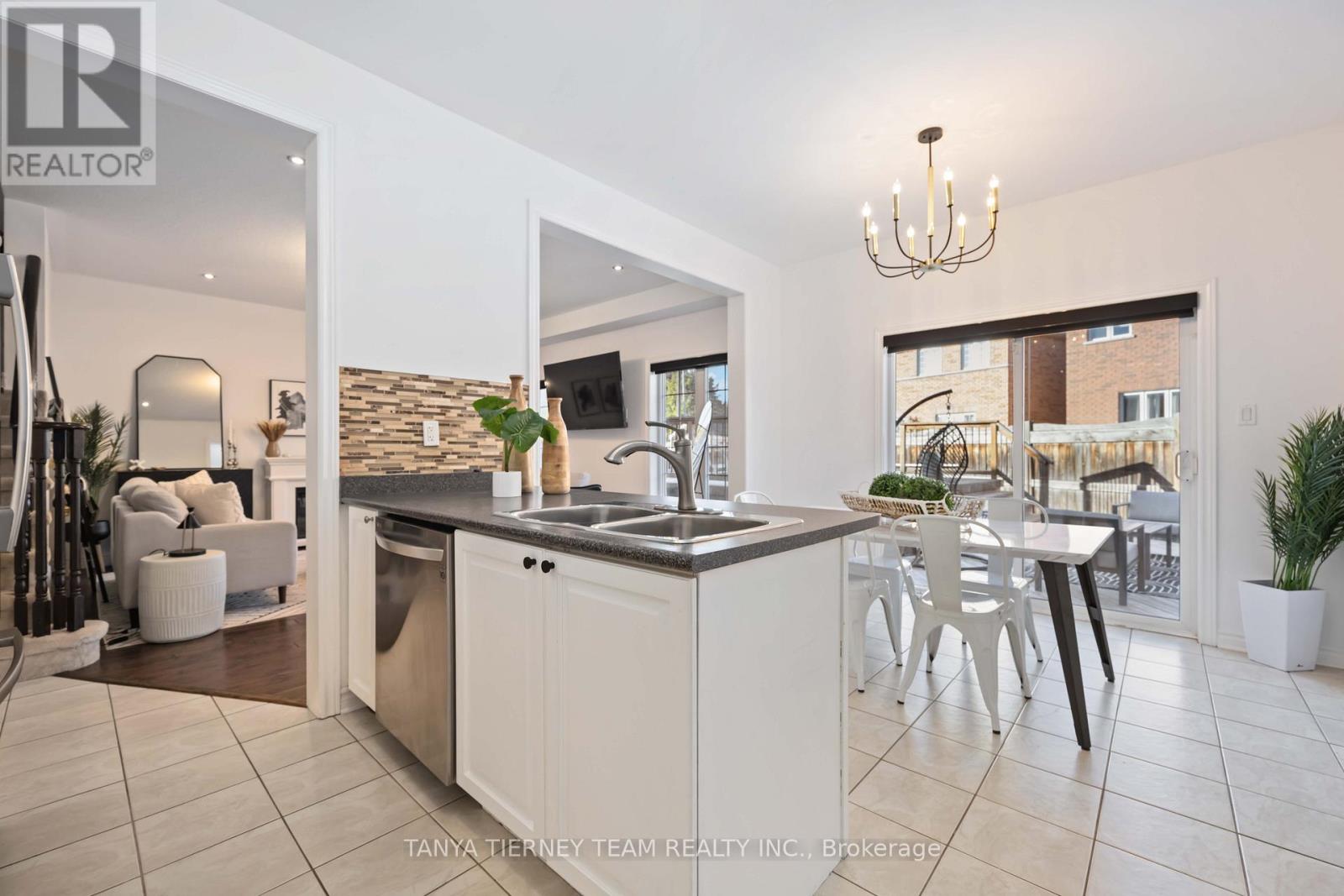 19 Ellerby Court, Whitby, Ontario  L1R 0K5 - Photo 15 - E12533620