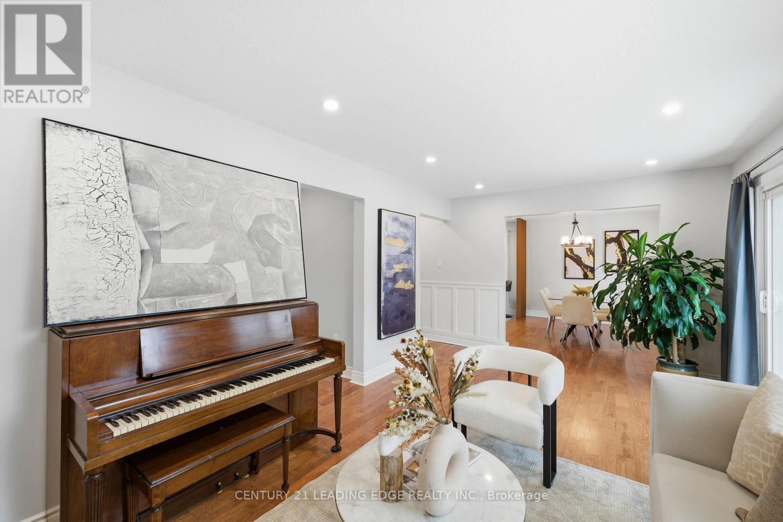 110 Holliday Drive, Whitby, Ontario  L1P 1G5 - Photo 10 - E12533624