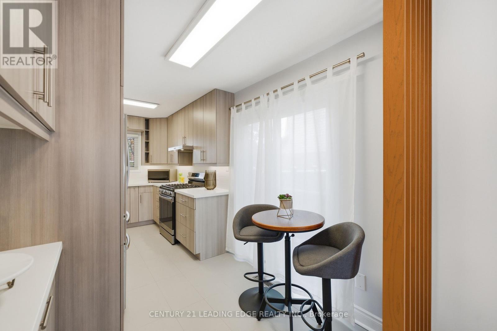 110 Holliday Drive, Whitby, Ontario  L1P 1G5 - Photo 14 - E12533624