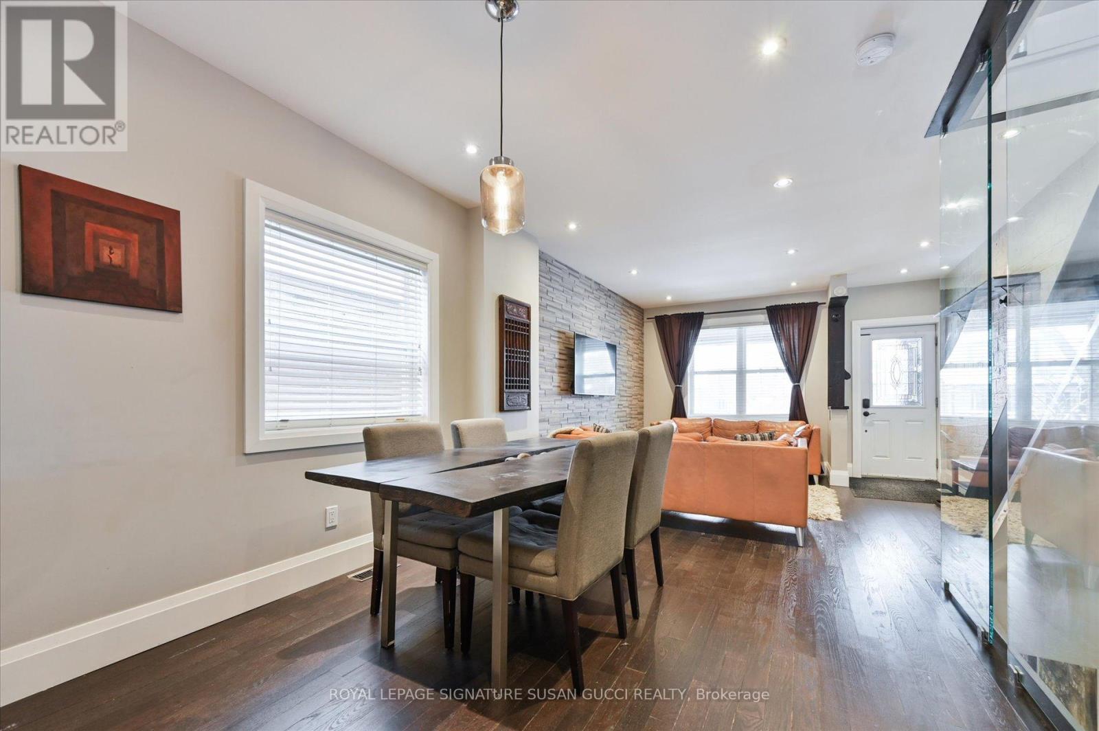 98 Frater Avenue, Toronto, Ontario  M4C 2H8 - Photo 10 - E12533678