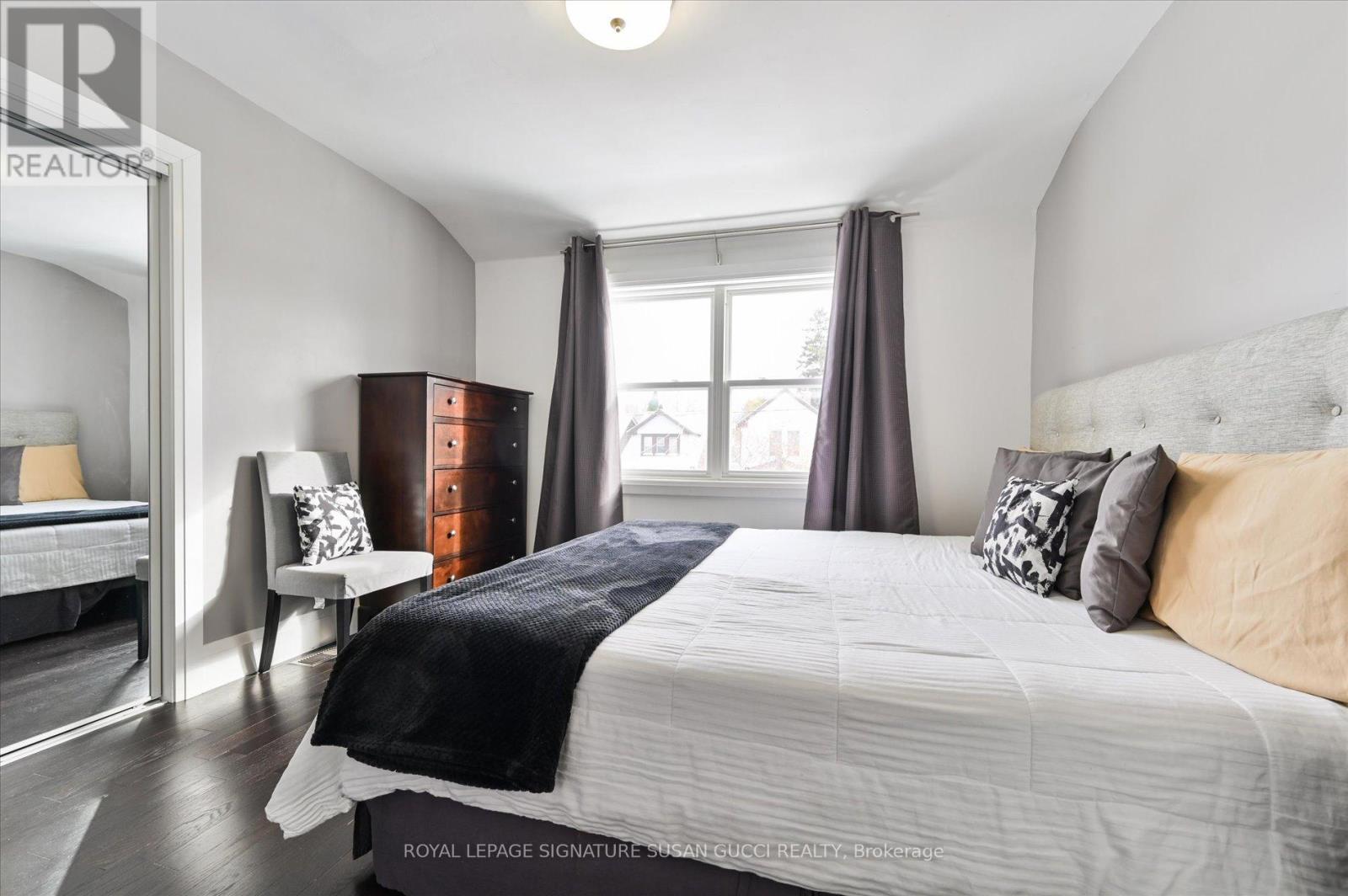 98 Frater Avenue, Toronto, Ontario  M4C 2H8 - Photo 18 - E12533678