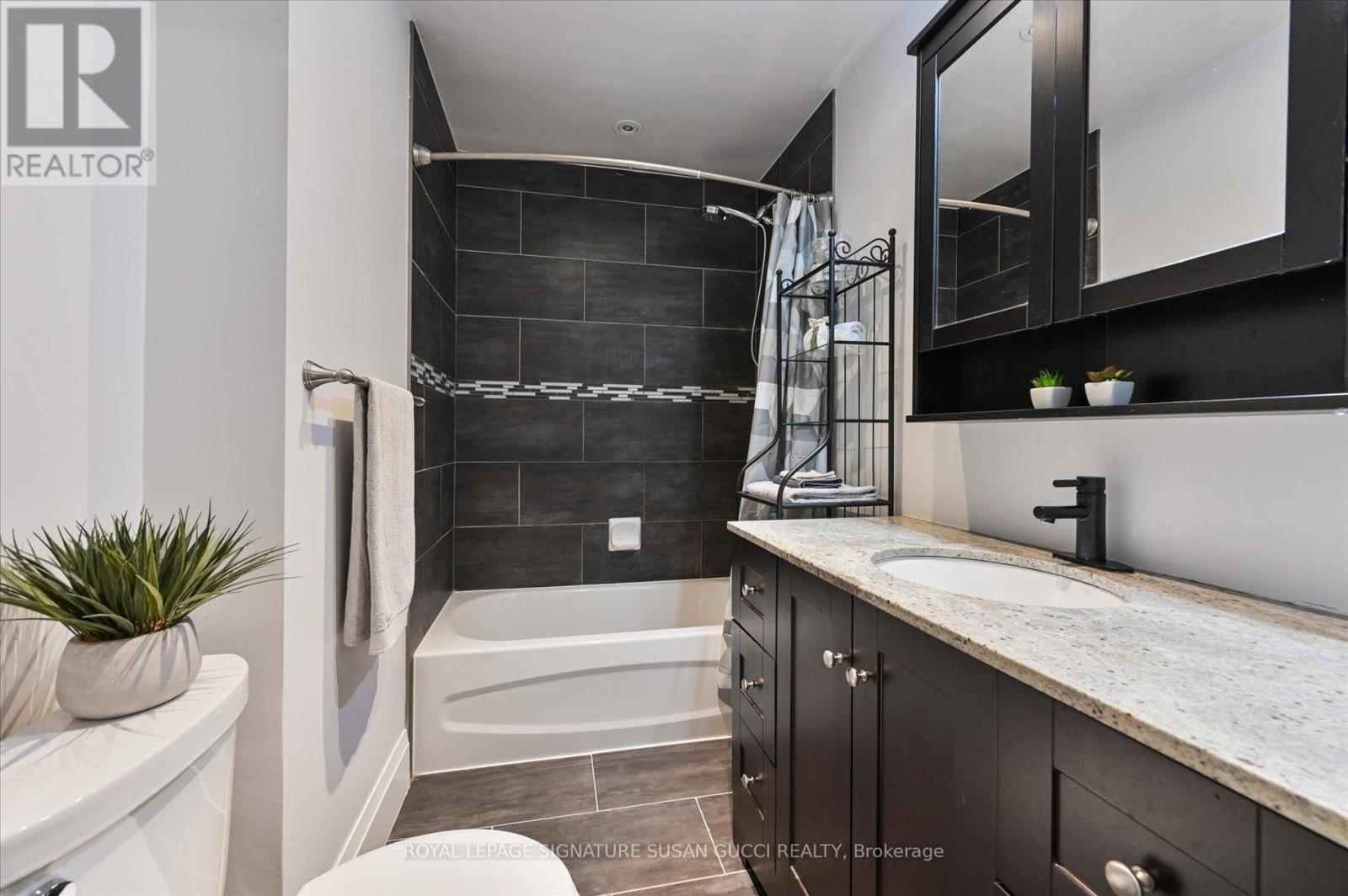 98 Frater Avenue, Toronto, Ontario  M4C 2H8 - Photo 22 - E12533678