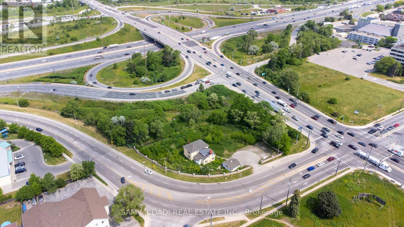 2477 Queensway Drive, Burlington, Ontario L7R 3R9 - Photo 11 - W12519848