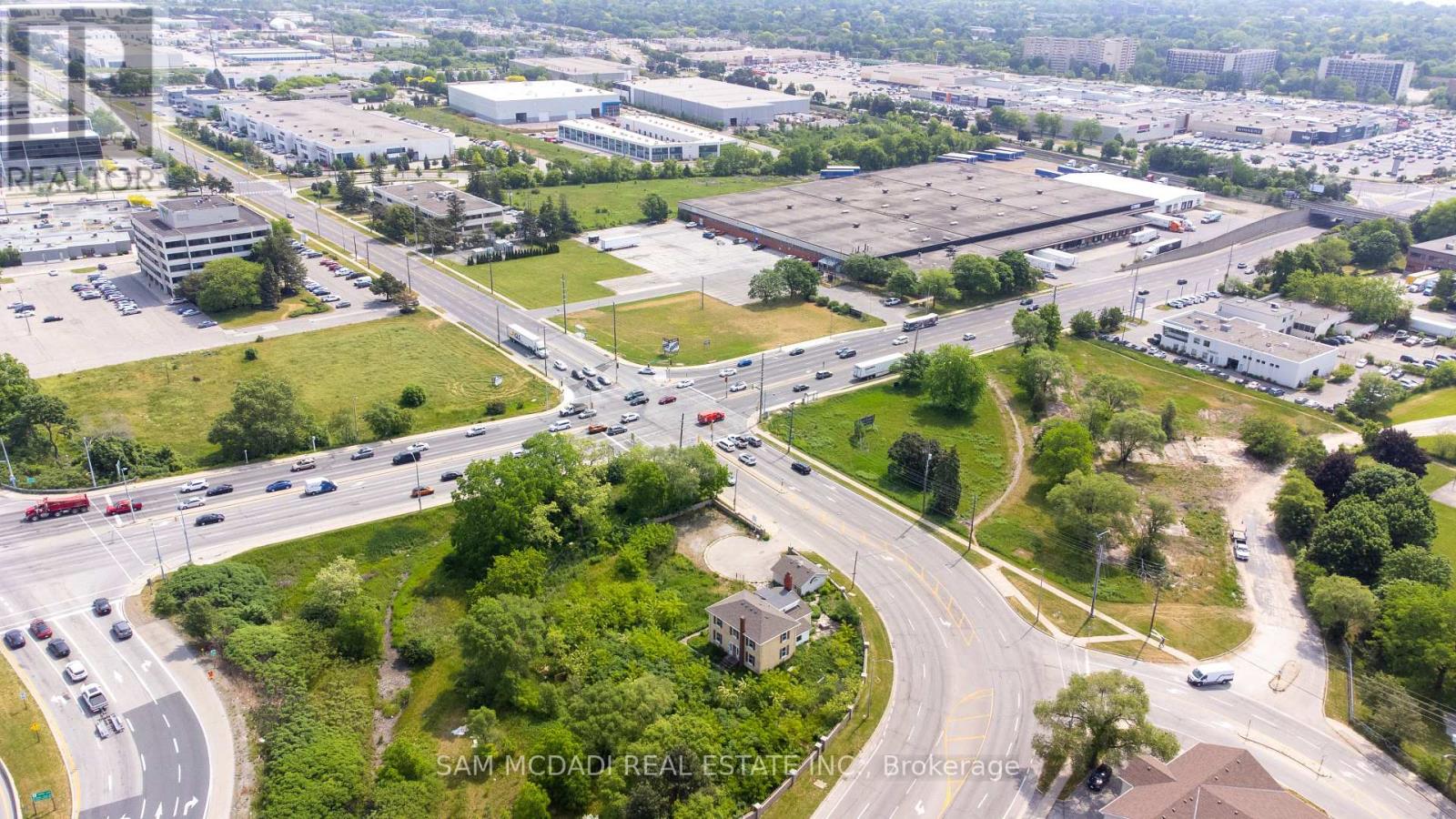 2477 Queensway Drive, Burlington, Ontario L7R 3R9 - Photo 14 - W12519848