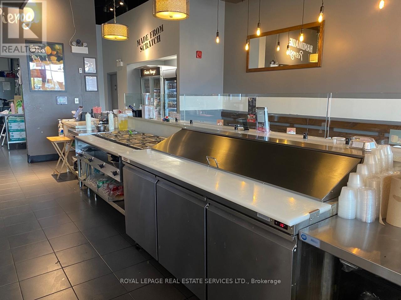 655 Parkside Drive, Waterloo, Ontario N2L 0C7 - Photo 10 - X12497274