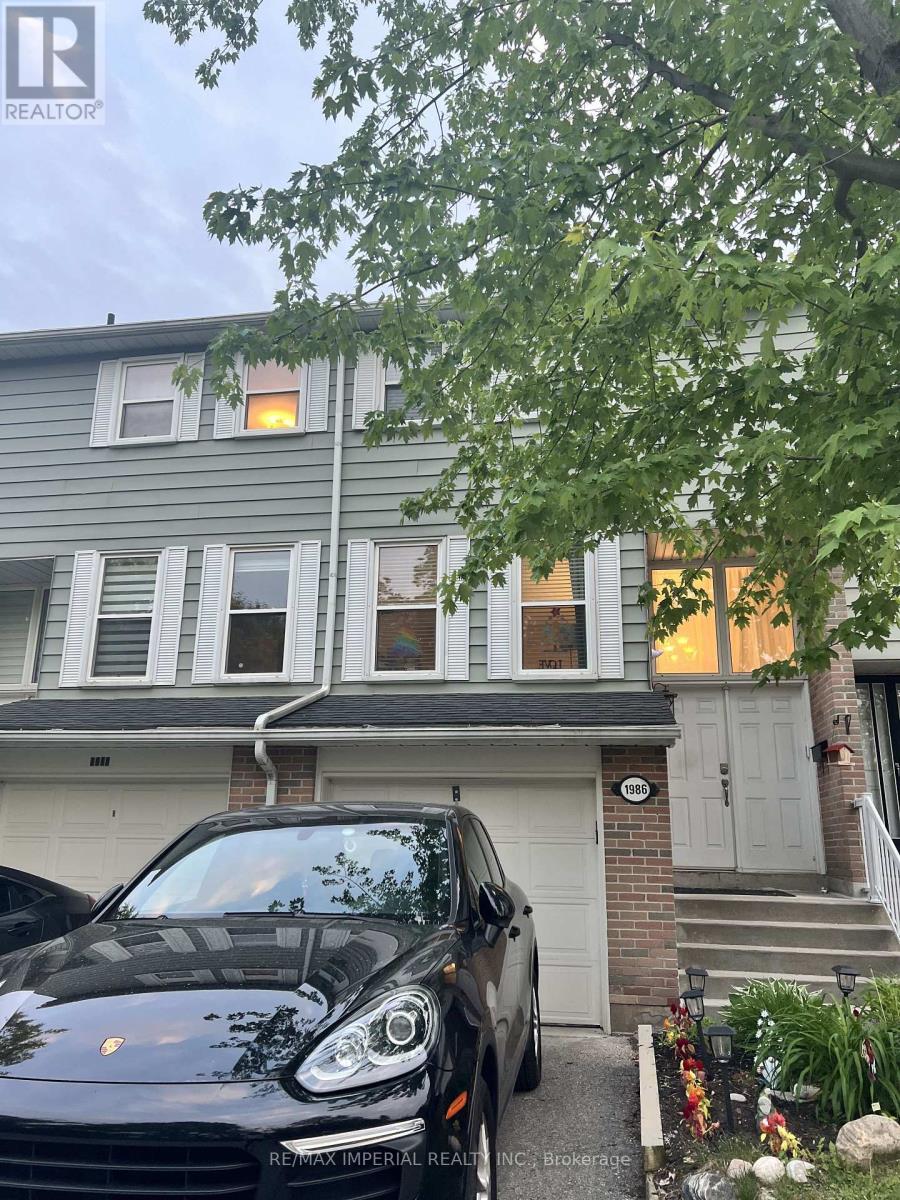 UPPER - 1986 JOHN STREET, Markham, Ontario