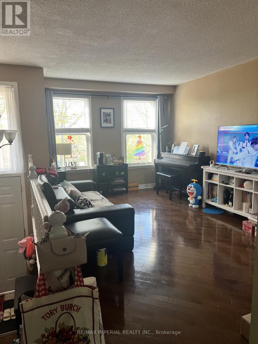 Upper - 1986 John Street, Markham, Ontario  L3T 1Z1 - Photo 3 - N12533622