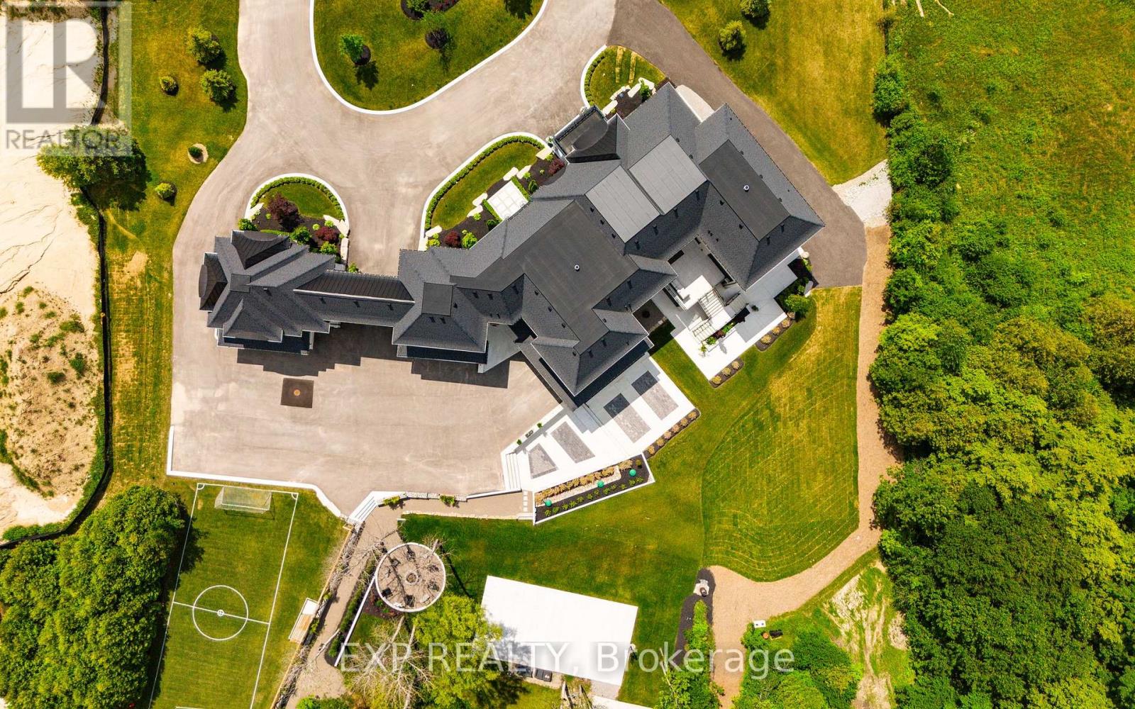 39 Orlin Chappel Court, King, Ontario  L7B 0P6 - Photo 2 - N12533636