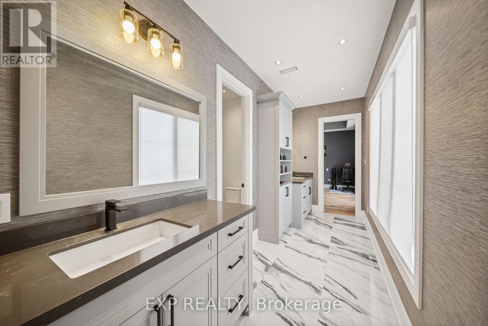 39 Orlin Chappel Court, King, Ontario  L7B 0P6 - Photo 31 - N12533636