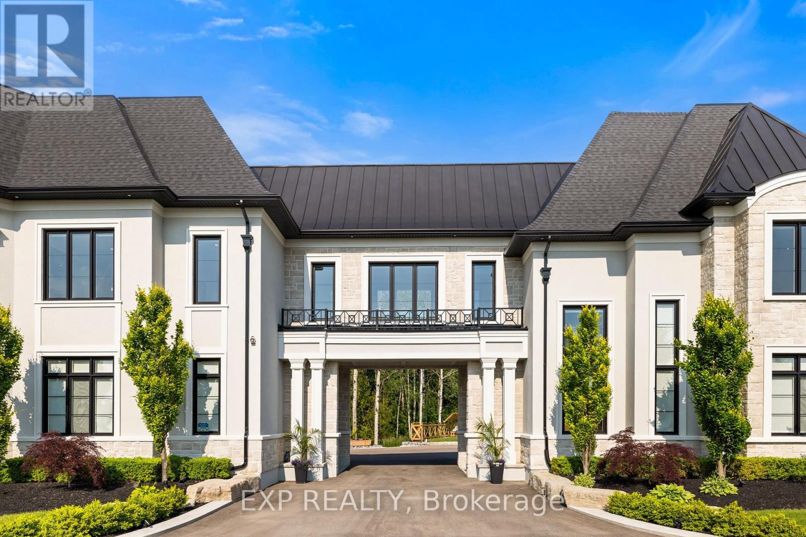 39 Orlin Chappel Court, King, Ontario  L7B 0P6 - Photo 4 - N12533636