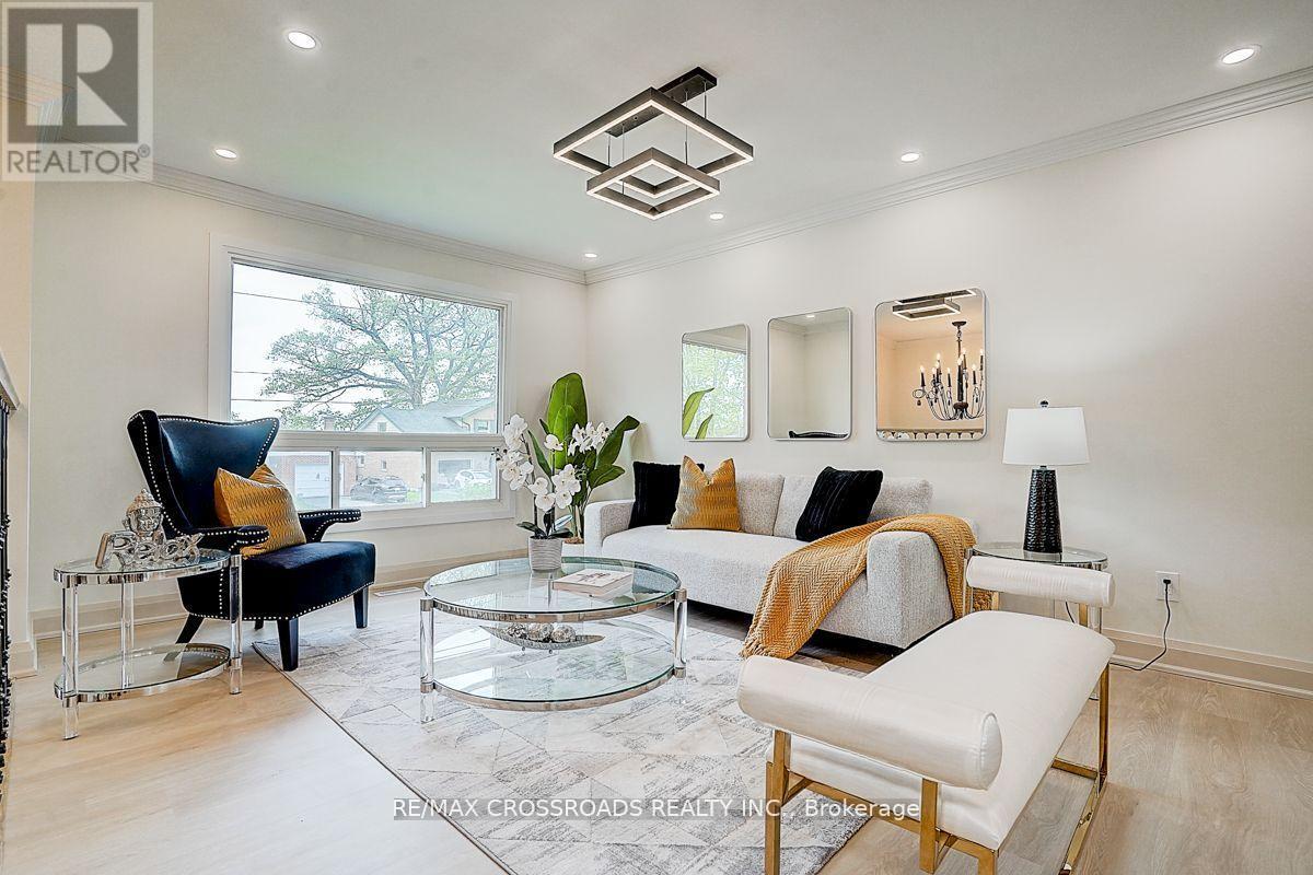 160 Letitia Street, Barrie (Letitia Heights), Ontario  L4N 1P5 - Photo 1 - S12533568