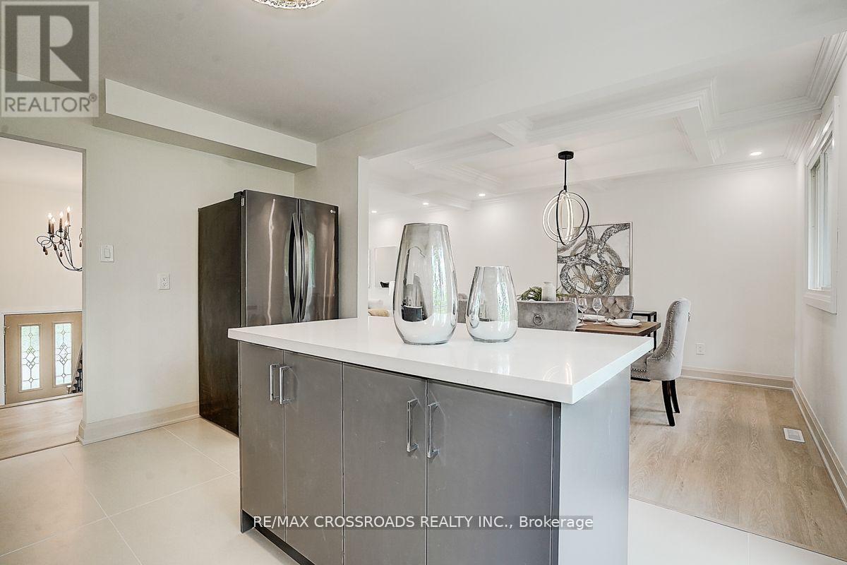 160 Letitia Street, Barrie (Letitia Heights), Ontario  L4N 1P5 - Photo 16 - S12533568