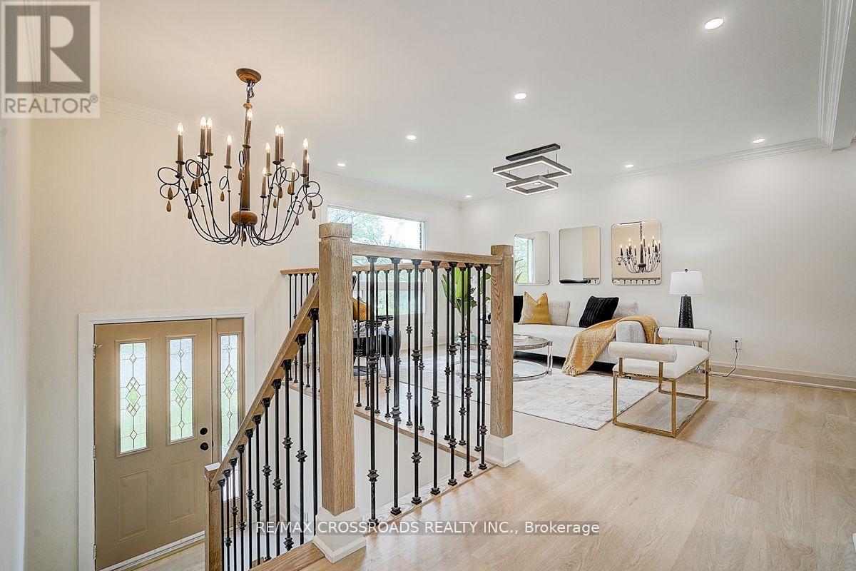 160 Letitia Street, Barrie (Letitia Heights), Ontario  L4N 1P5 - Photo 4 - S12533568