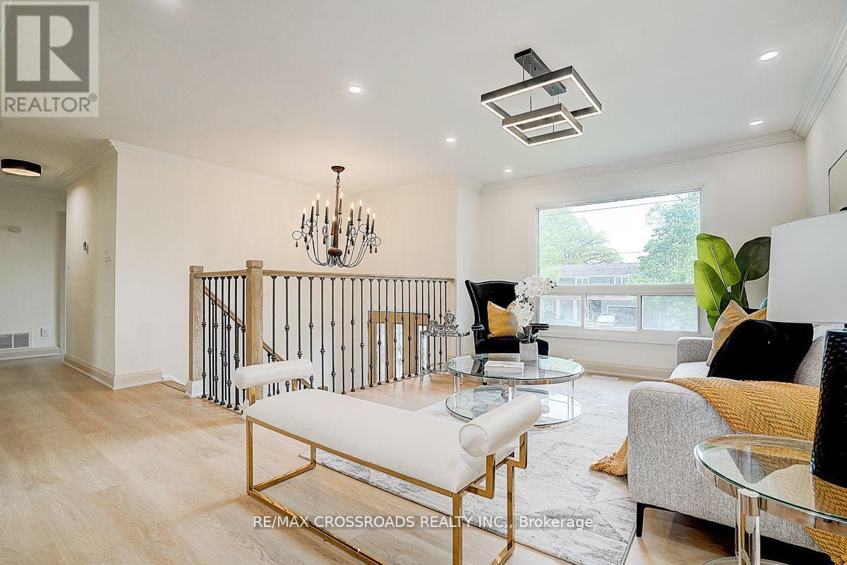 160 Letitia Street, Barrie (Letitia Heights), Ontario  L4N 1P5 - Photo 6 - S12533568