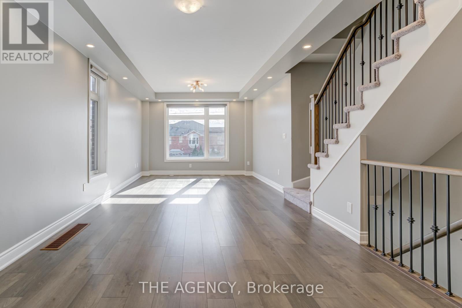 301 - 250 Finch Avenue, Pickering, Ontario  L1V 0G6 - Photo 9 - E12514708