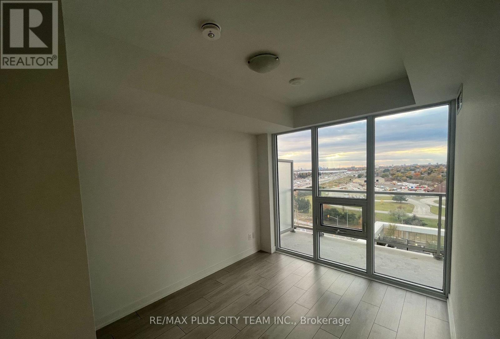 1512 - 2033 Kennedy Road, Toronto, Ontario  M1T 0B9 - Photo 4 - E12530808