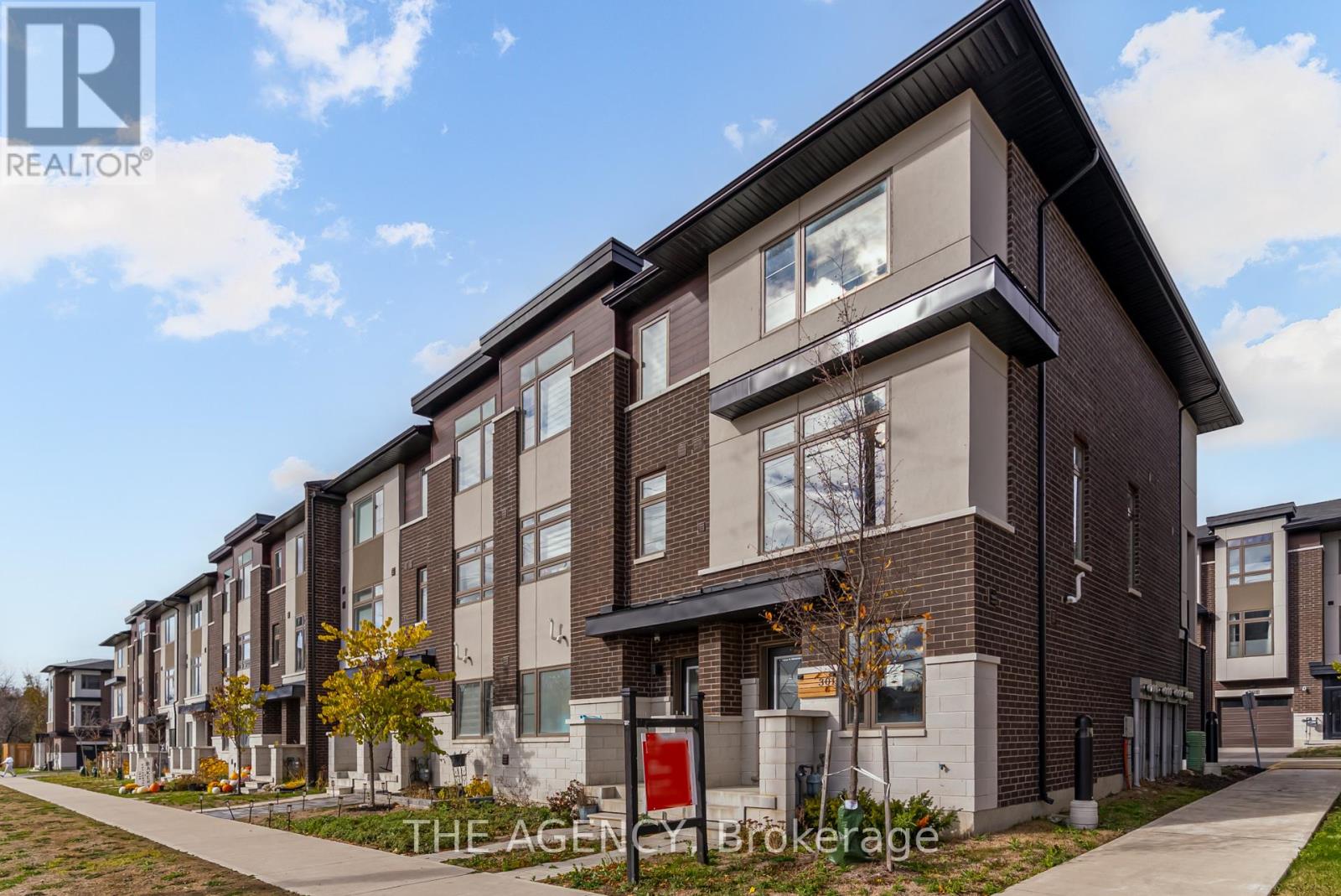 301 - 250 Finch Avenue, Pickering, Ontario  L1V 0G6 - Photo 2 - E12514708