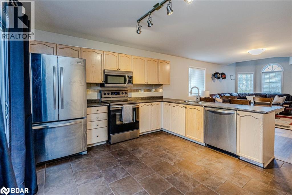 30 Hewitt Place, Barrie, Ontario  L4M 7B3 - Photo 3 - 40786649