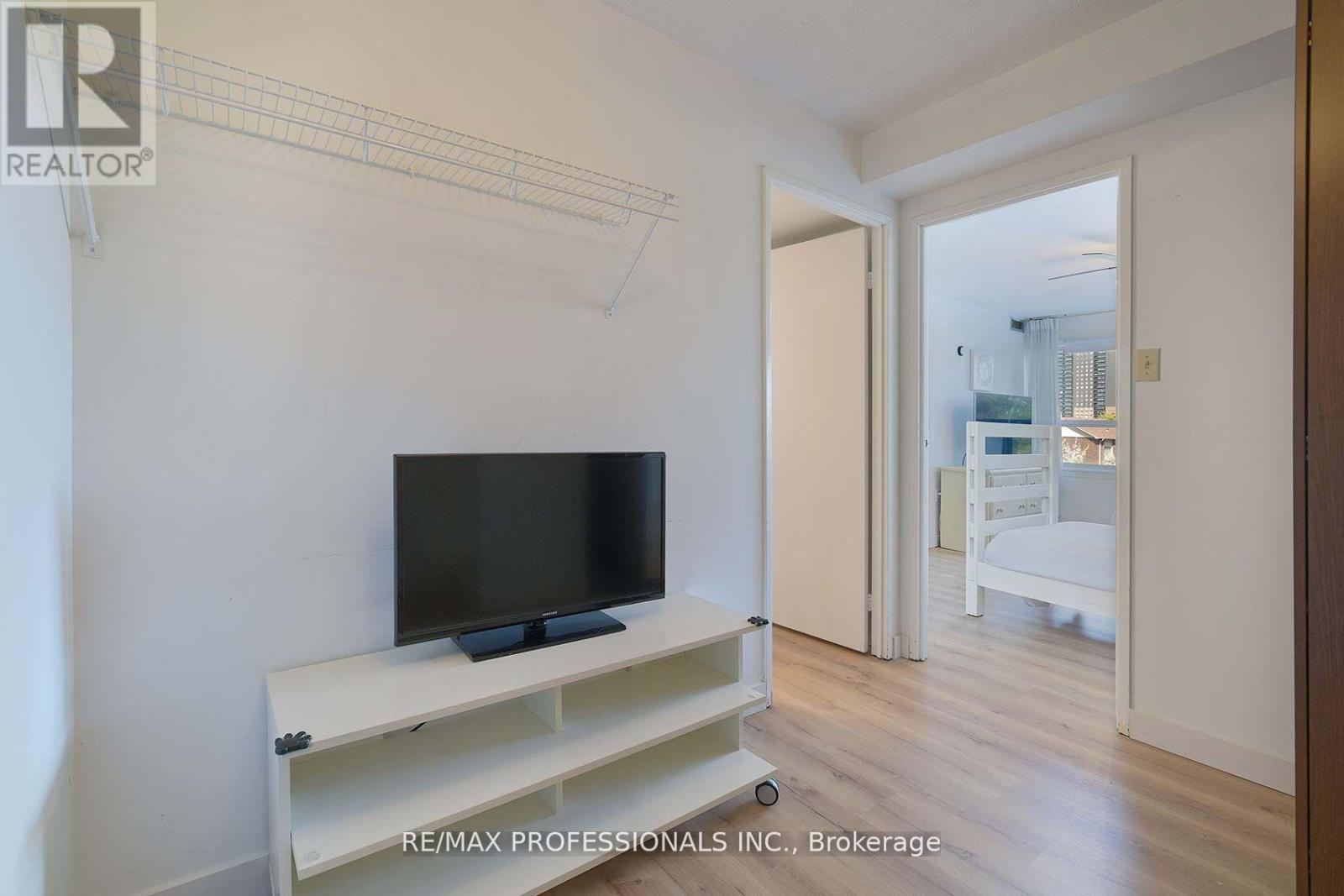 310 - 475 The West Mall, Toronto, Ontario  M9C 4Z3 - Photo 19 - W12533552