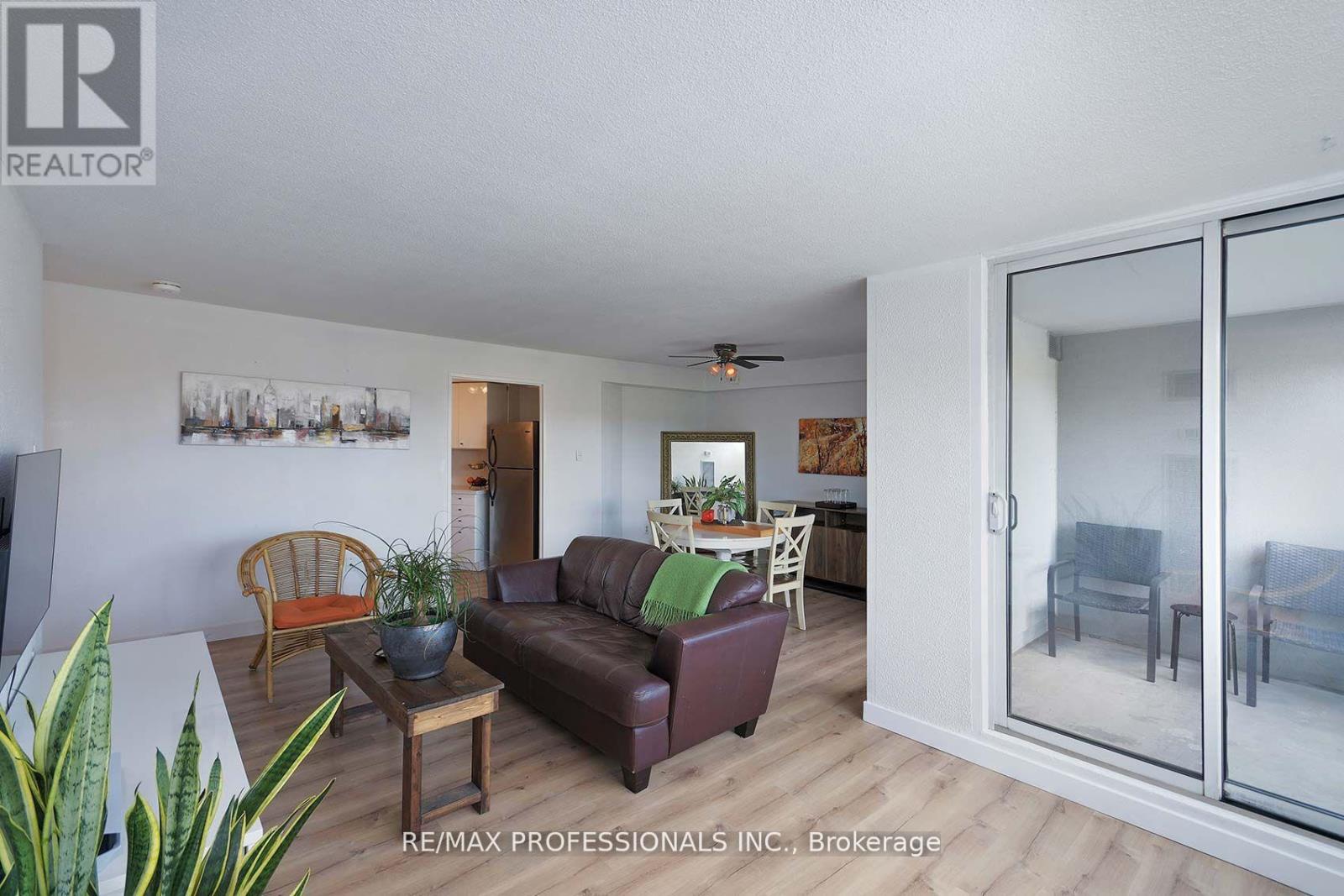 310 - 475 The West Mall, Toronto, Ontario  M9C 4Z3 - Photo 8 - W12533552