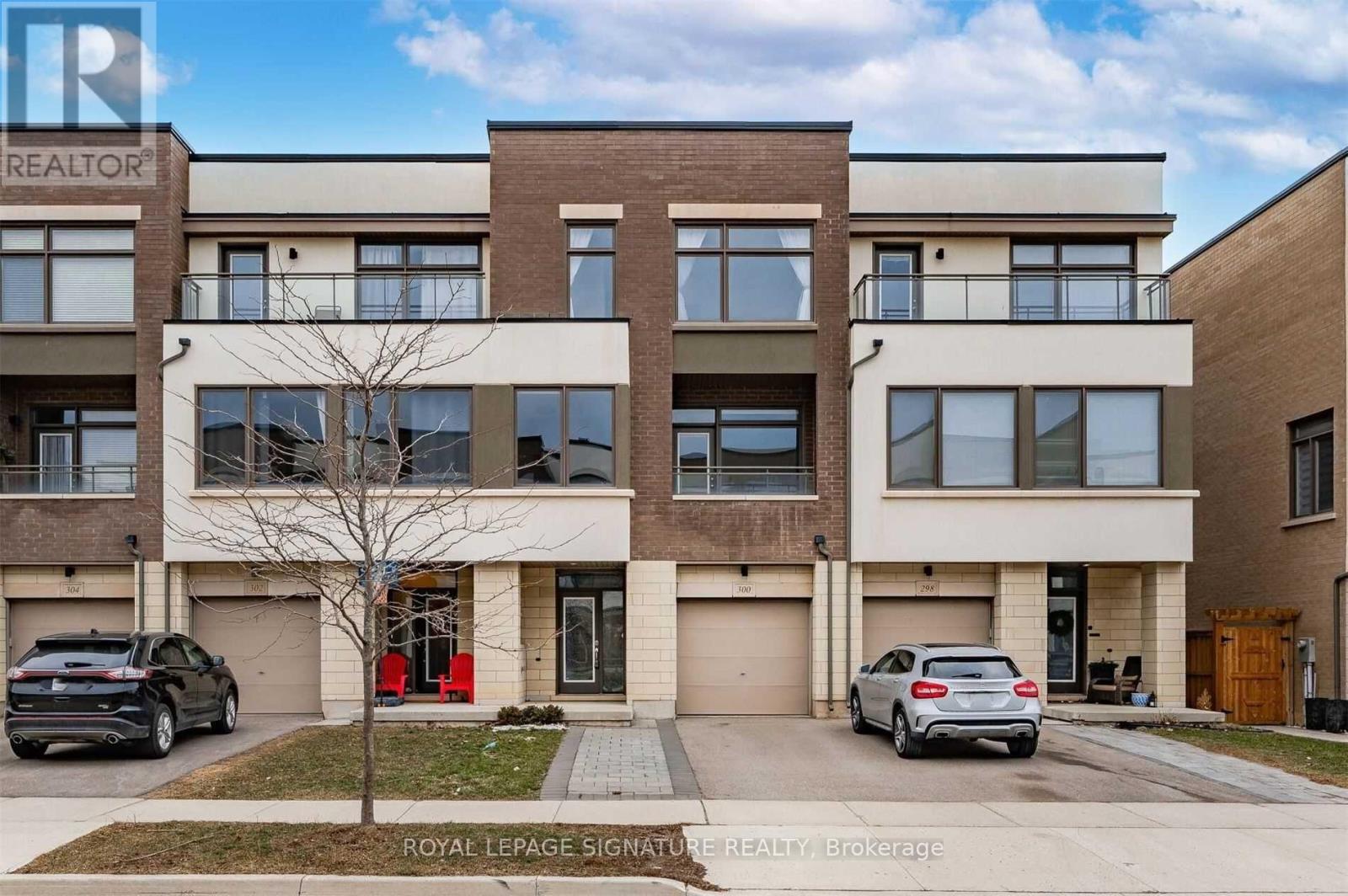 300 SQUIRE CRESCENT, Oakville, Ontario