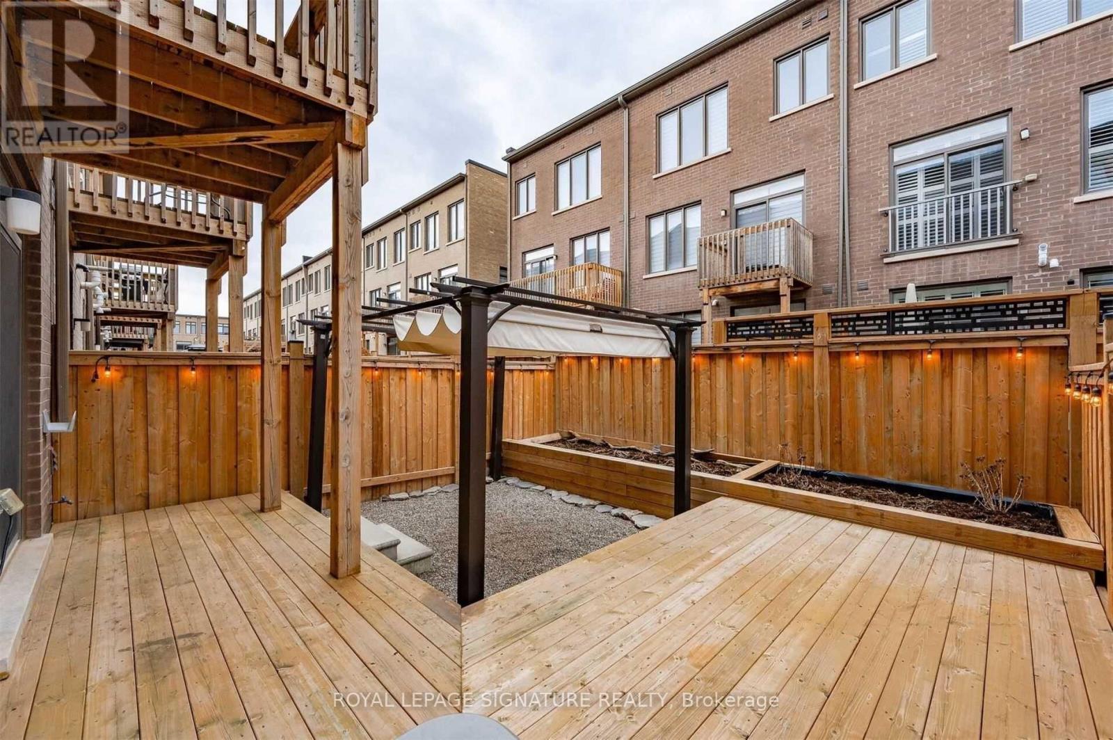 300 Squire Crescent, Oakville, Ontario  L6H 0L8 - Photo 24 - W12533564