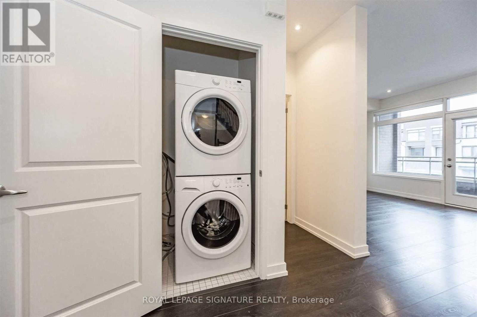 300 Squire Crescent, Oakville, Ontario  L6H 0L8 - Photo 26 - W12533564