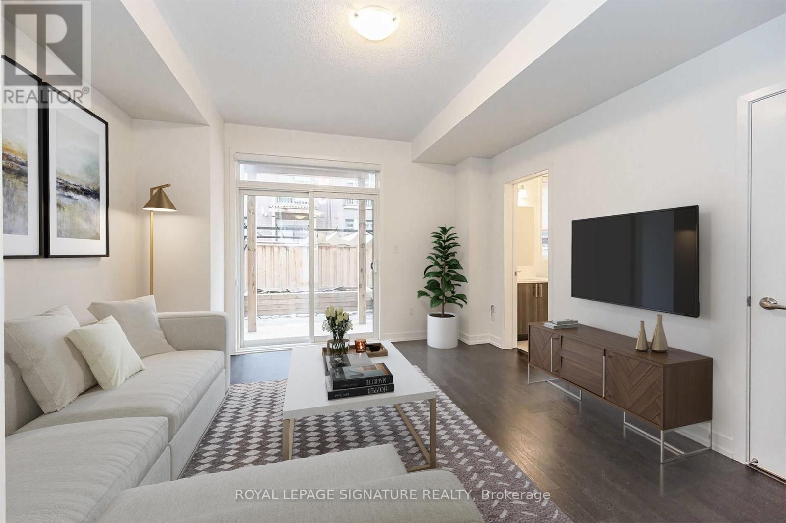 300 Squire Crescent, Oakville, Ontario  L6H 0L8 - Photo 3 - W12533564