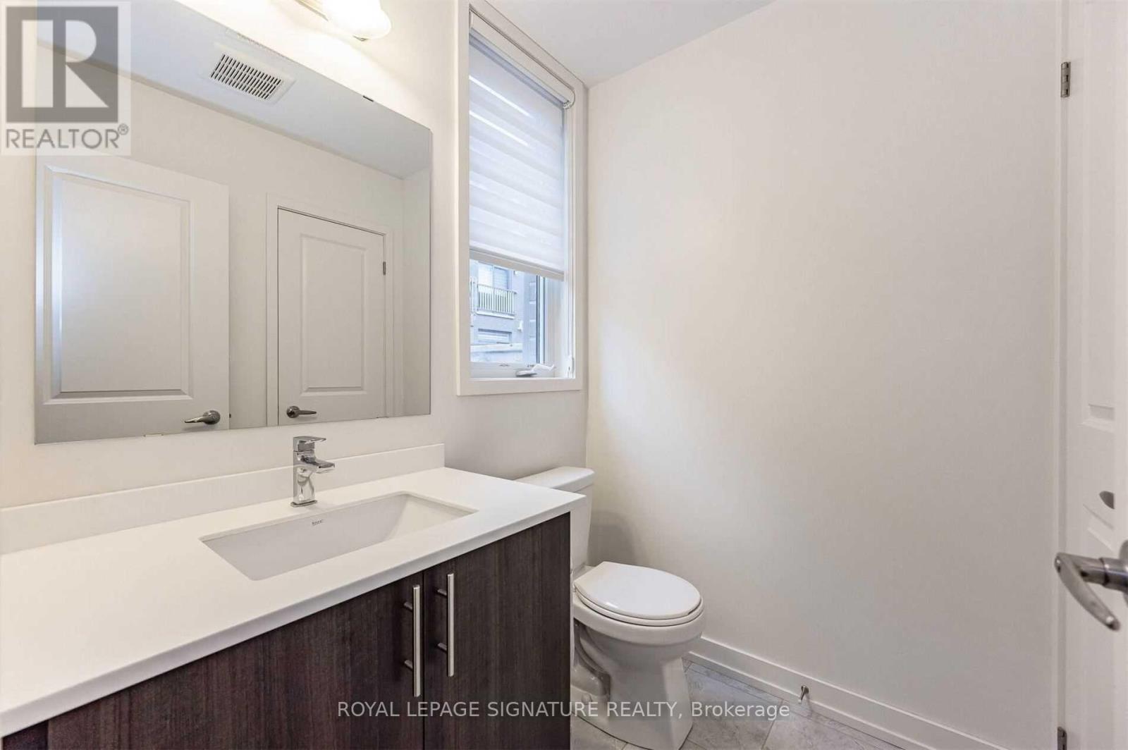 300 Squire Crescent, Oakville, Ontario  L6H 0L8 - Photo 4 - W12533564