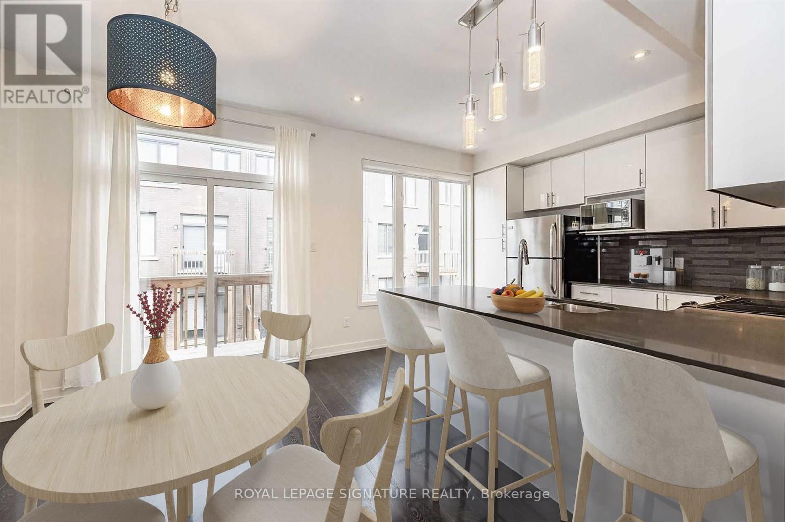 300 Squire Crescent, Oakville, Ontario  L6H 0L8 - Photo 5 - W12533564