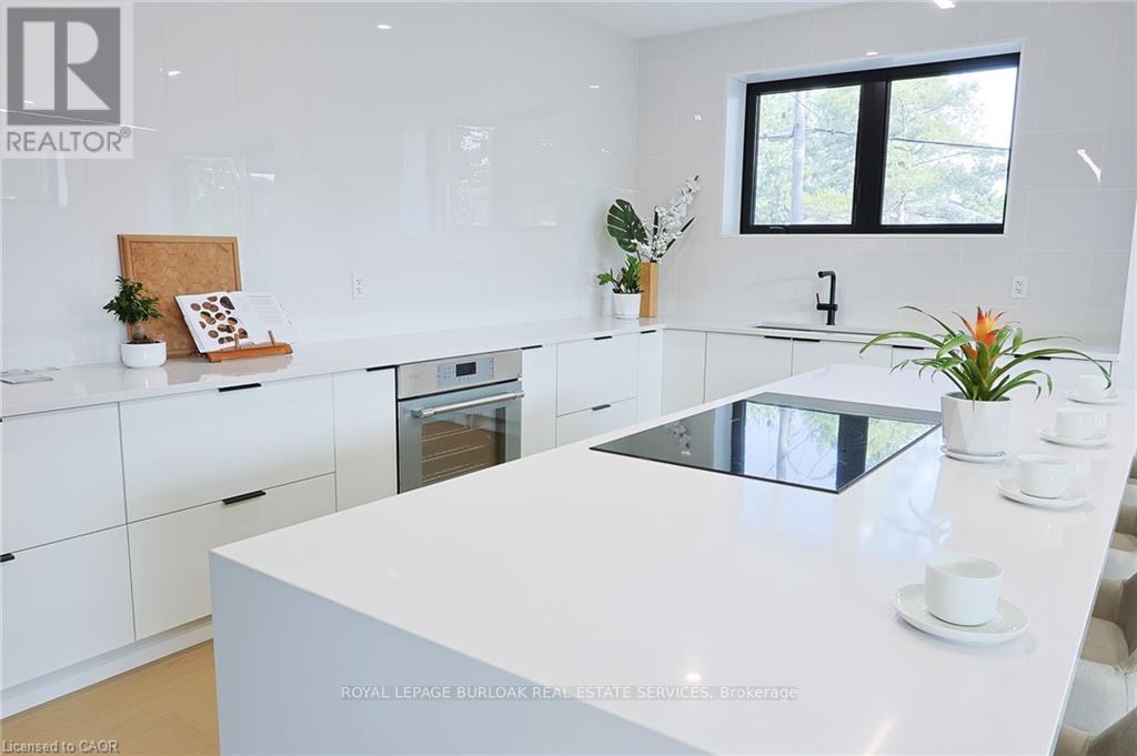 5427 Anthony Place, Burlington, Ontario  L7L 3G9 - Photo 15 - W12533570