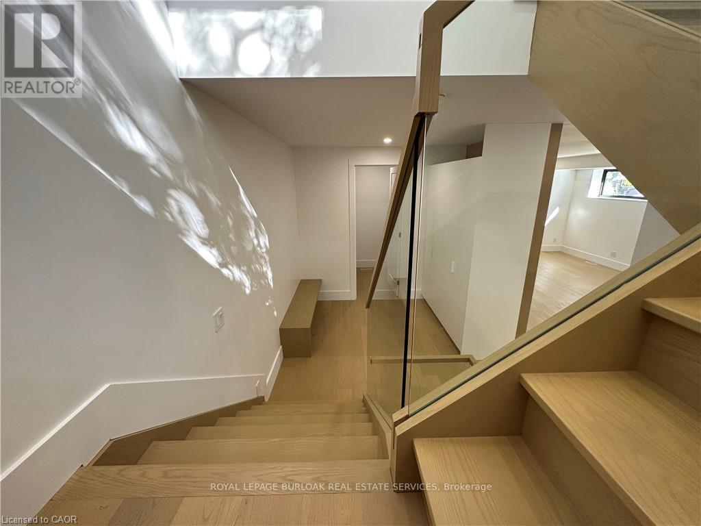 5427 Anthony Place, Burlington, Ontario  L7L 3G9 - Photo 33 - W12533570