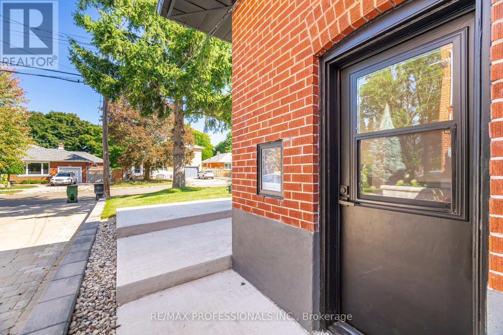 Bsmt - 4 Lloyd Manor Road, Toronto, Ontario  M9B 5H6 - Photo 3 - W12533574