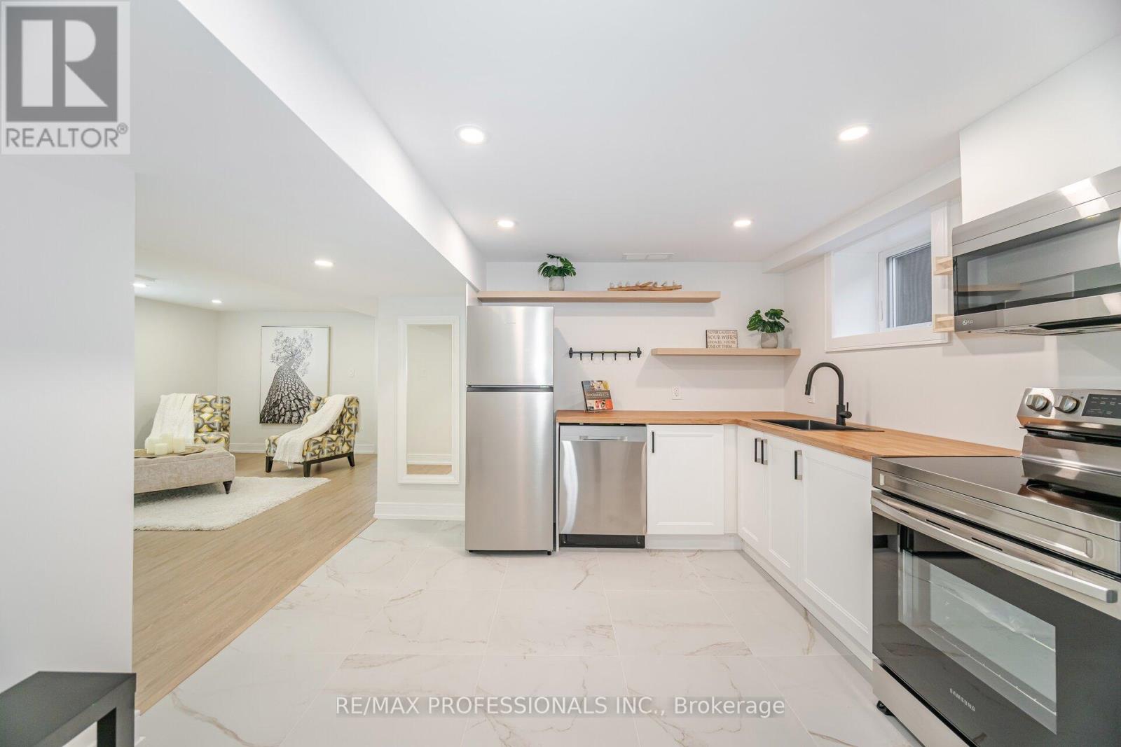 Bsmt - 4 Lloyd Manor Road, Toronto, Ontario  M9B 5H6 - Photo 8 - W12533574