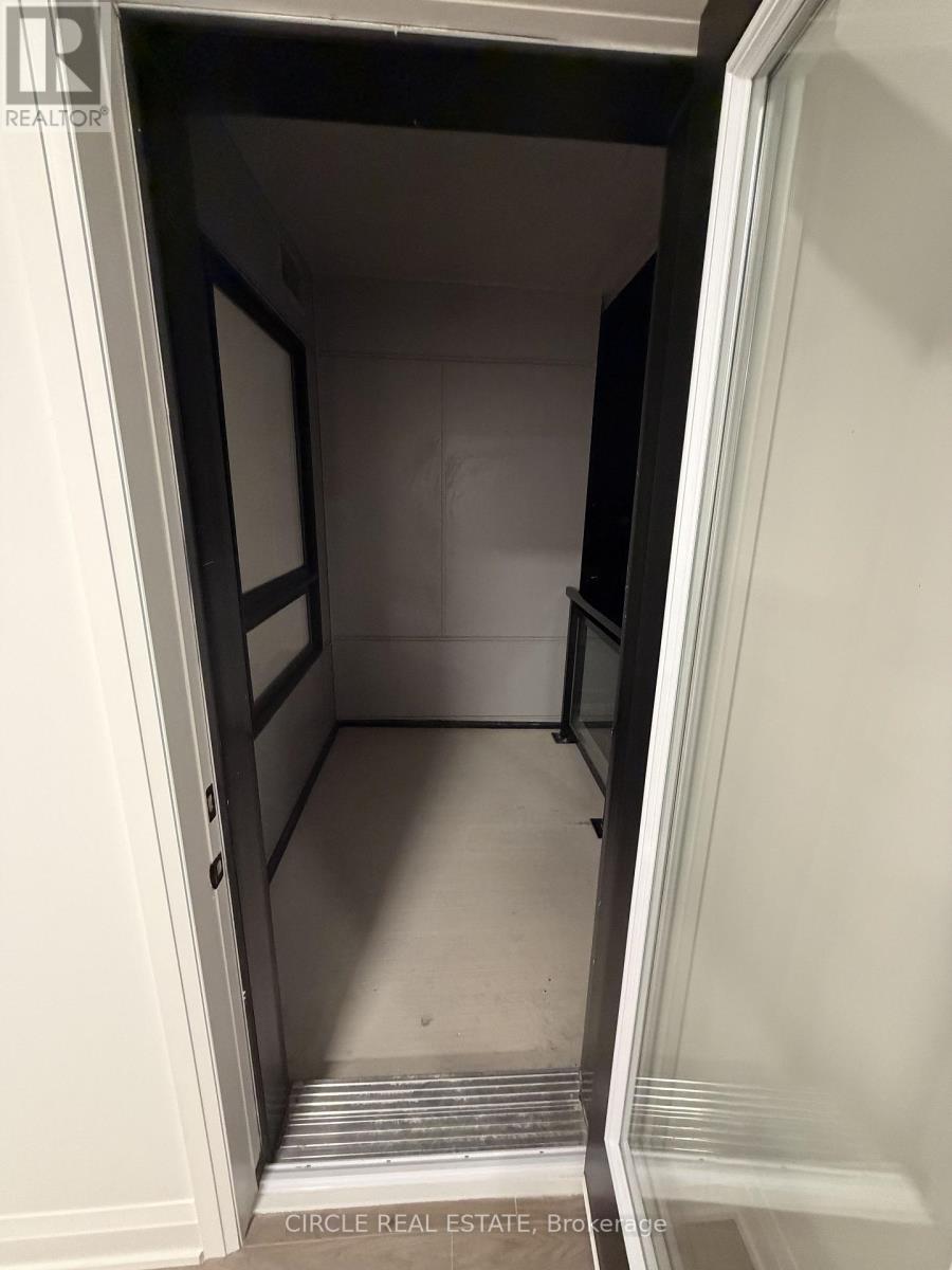 415 - 3250 Carding Mill Trail, Oakville, Ontario  L6M 1L3 - Photo 2 - W12533582