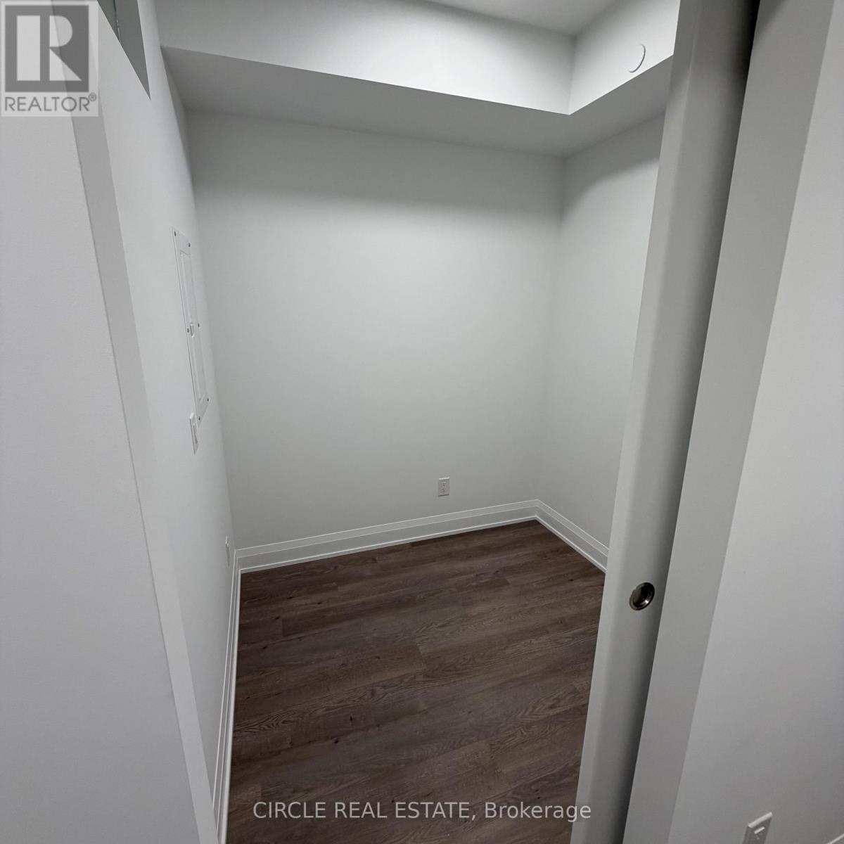 415 - 3250 Carding Mill Trail, Oakville, Ontario  L6M 1L3 - Photo 6 - W12533582