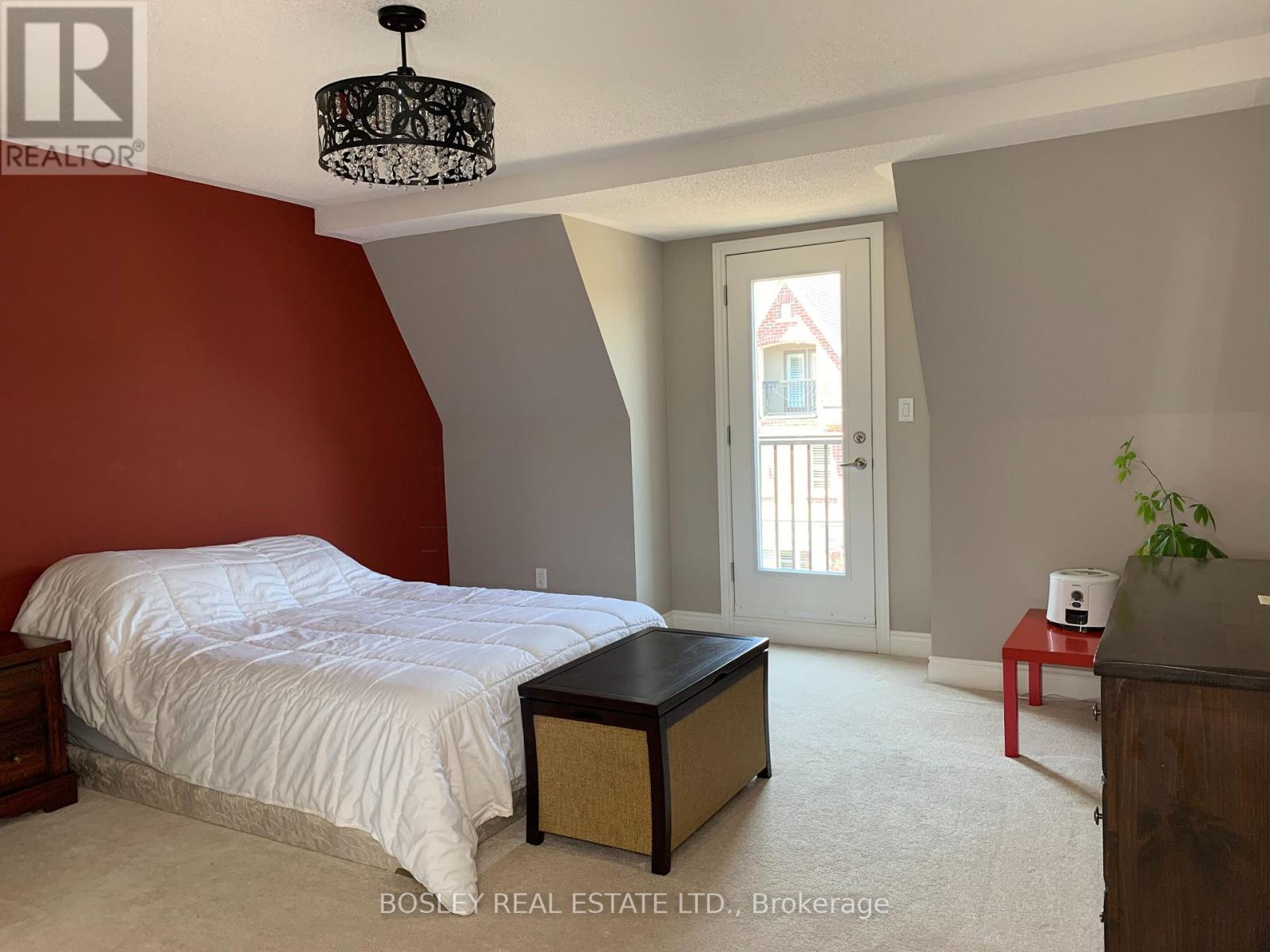 10 Mendota Road, Toronto, Ontario  M8Y 1E8 - Photo 13 - W12533604