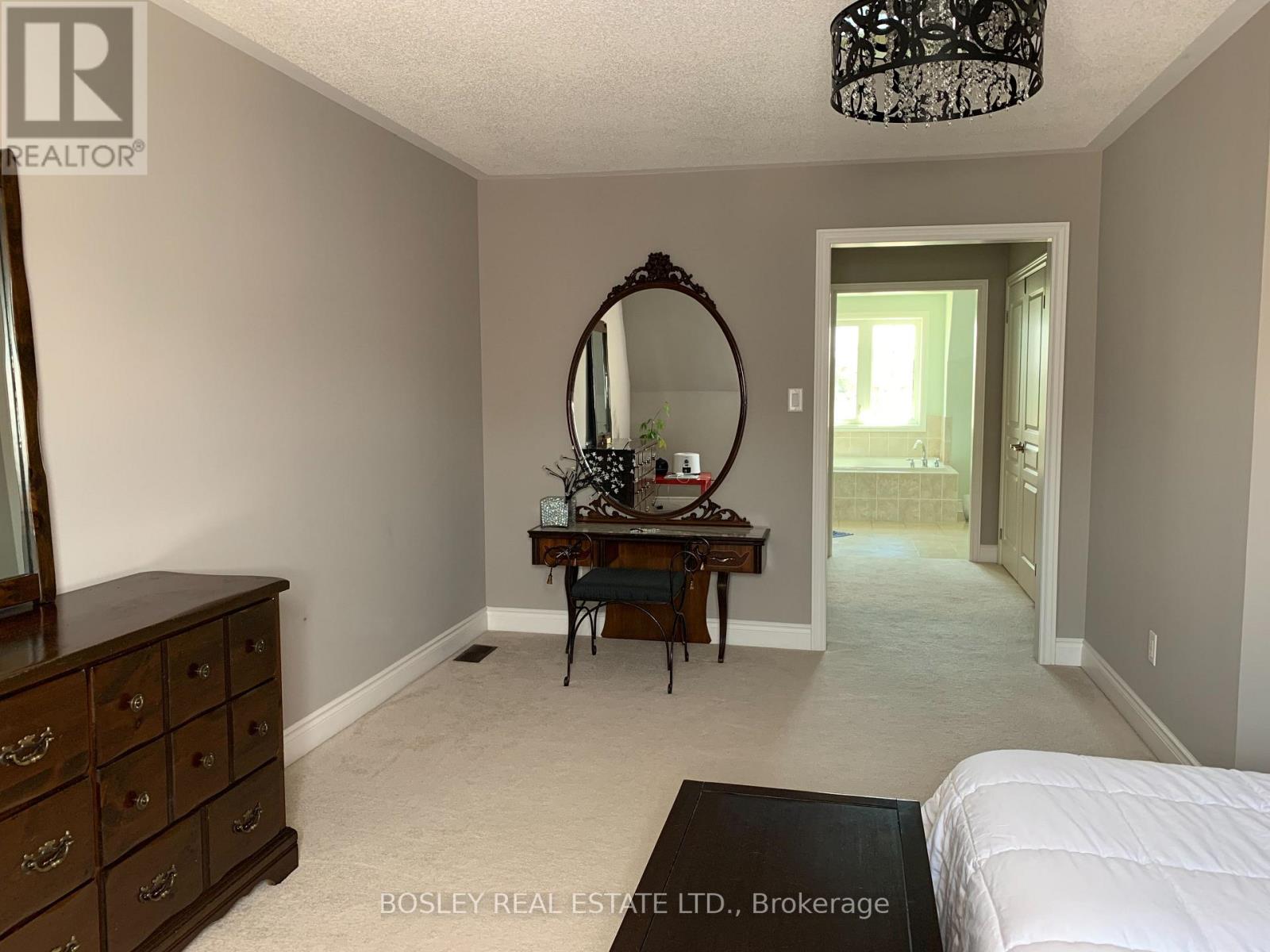 10 Mendota Road, Toronto, Ontario  M8Y 1E8 - Photo 15 - W12533604