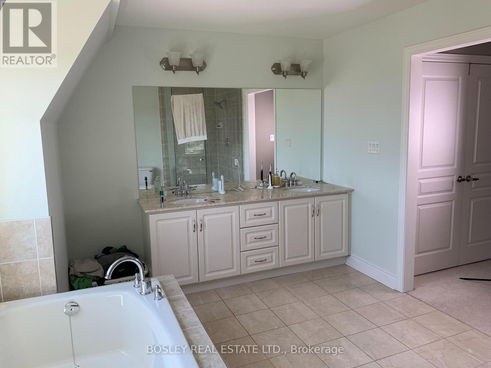 10 Mendota Road, Toronto, Ontario  M8Y 1E8 - Photo 19 - W12533604