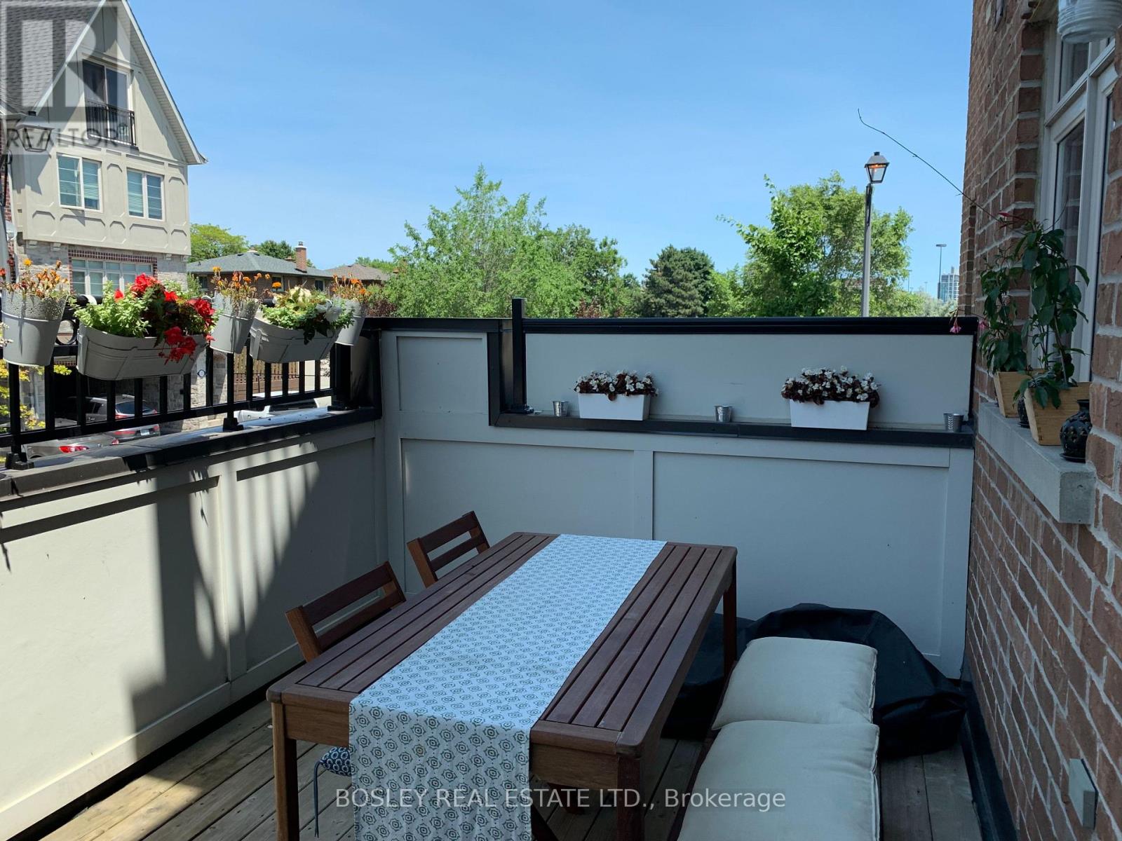 10 Mendota Road, Toronto, Ontario  M8Y 1E8 - Photo 7 - W12533604